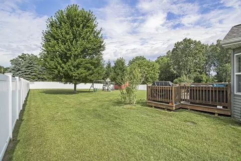 323 Catera Ct, Springfield, MI 49037 photo 27