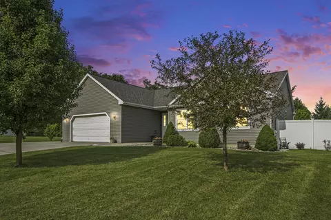 323 Catera Ct, Springfield, MI 49037 photo 4