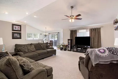 323 Catera Ct, Springfield, MI 49037 photo 7