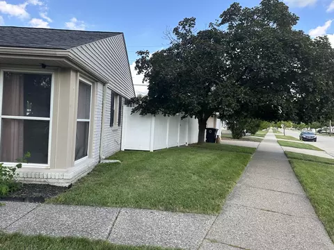 18317 Hinton St, Riverview, MI 48193 photo 4