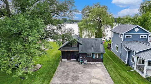 6105 Wolf Lake Rd, Grass Lake, MI 49240