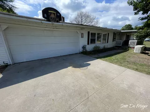 6375 Mill St, Riverdale, MI 48877