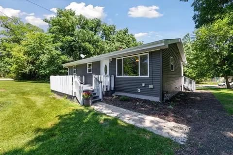 970 Edgecumbe Ave, Benton Harbor, MI 49022