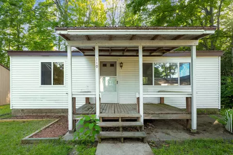 110 Flora Ave, Cadillac, MI 49601