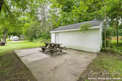 303 Putney St, Belding, MI 48809 photo 44