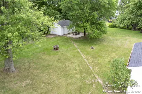 303 Putney St, Belding, MI 48809 photo 52