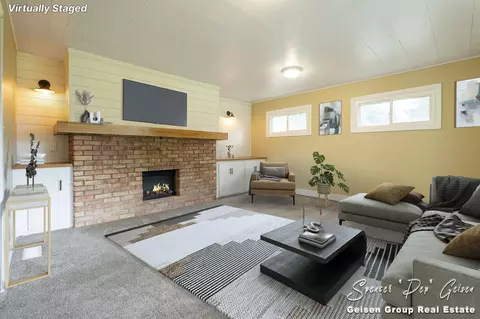 303 Putney St, Belding, MI 48809 photo 9