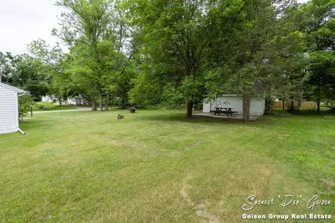 303 Putney St, Belding, MI 48809 photo 42