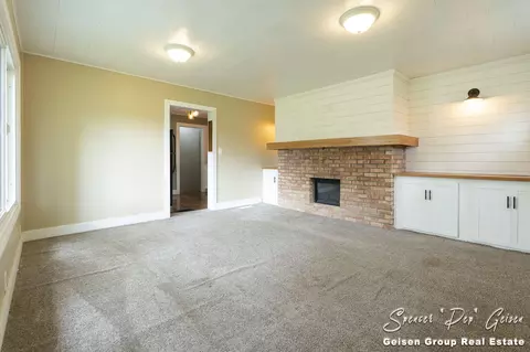 303 Putney St, Belding, MI 48809 photo 11