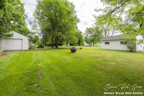 303 Putney St, Belding, MI 48809 photo 48