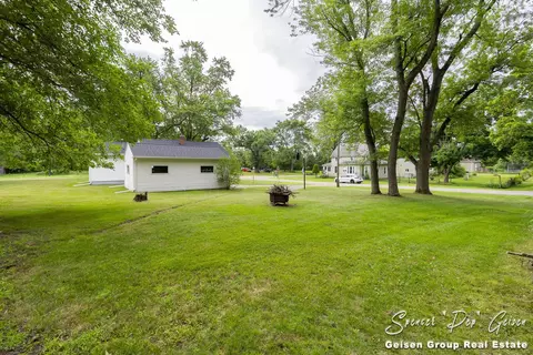 303 Putney St, Belding, MI 48809 photo 46