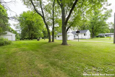 303 Putney St, Belding, MI 48809 photo 47