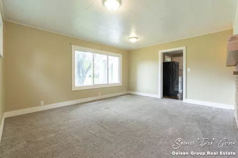 303 Putney St, Belding, MI 48809 photo 13