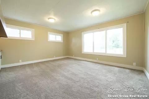 303 Putney St, Belding, MI 48809 photo 10
