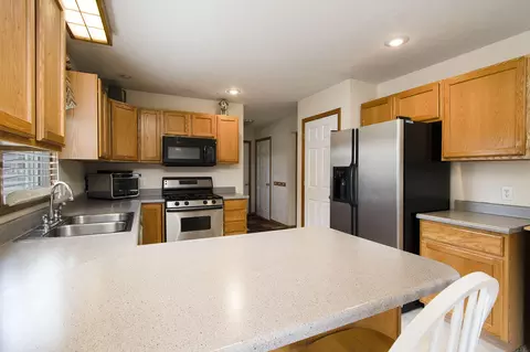 1077 S Apple Ct, Plainwell, MI 49080 photo 7