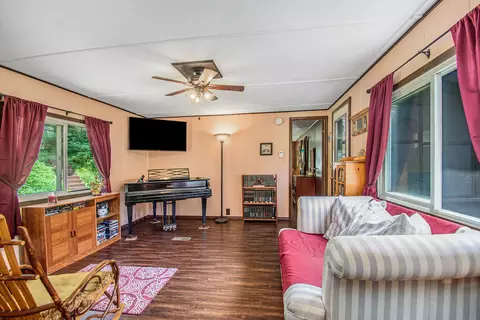 356 W Temple Dr, Harrison, MI 48625 photo 5