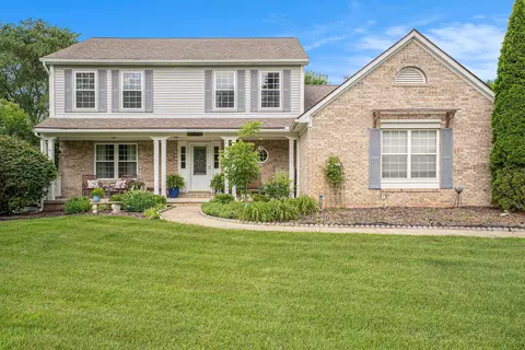 11880 Dunlavy Ln, Whitmore Lake, MI 48189