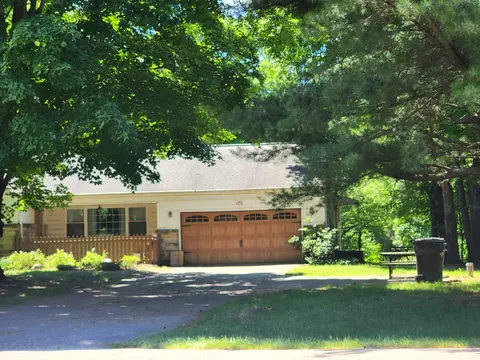 20611 N Bedford Rd, Battle Creek, MI 49017
