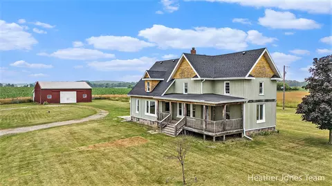 3387 Fleck Rd NE, Edmore, MI 48829