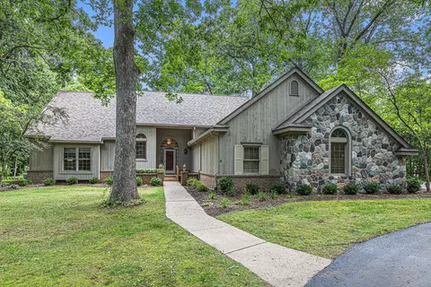 14284 Forest Ct, Chelsea, MI 48118