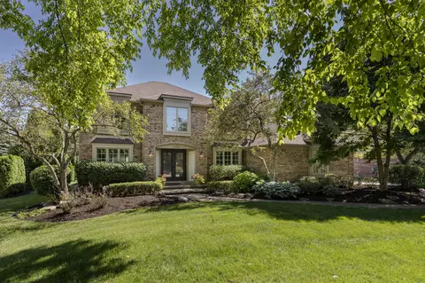 46405 Northvalley Dr, Northville, MI 48167