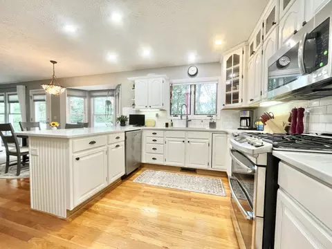 Kitchen - 4848 Ginkgo Ln, Jackson, MI 49201 photo 6 of 7