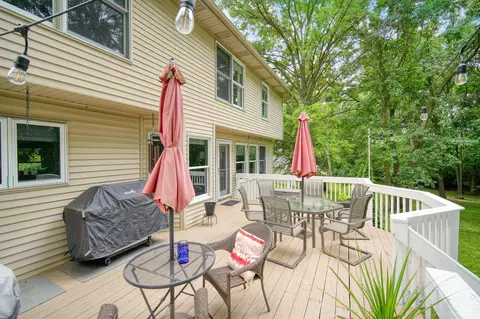 Exterior - 4848 Ginkgo Ln, Jackson, MI 49201 photo 10 of 30