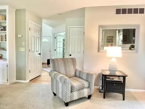 Entry Way - 4848 Ginkgo Ln, Jackson, MI 49201 photo 3 of 5