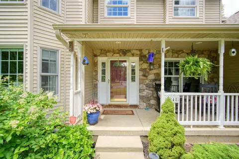 Exterior - 4848 Ginkgo Ln, Jackson, MI 49201 photo 3 of 30