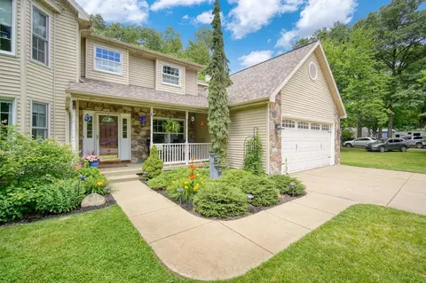Exterior - 4848 Ginkgo Ln, Jackson, MI 49201 photo 2 of 30
