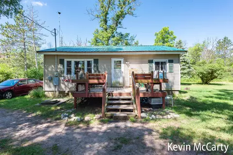 8395 S Delaware Ave, Baldwin, MI 49304 photo 5