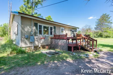 8395 S Delaware Ave, Baldwin, MI 49304 photo 4