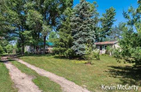8395 S Delaware Ave, Baldwin, MI 49304 photo 2