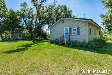8395 S Delaware Ave, Baldwin, MI 49304 photo 11