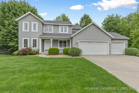 2214 Christine Ct SE, Grand Rapids, MI 49546