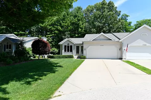 17096 Arthur Ct #32, Spring Lake, MI 49456