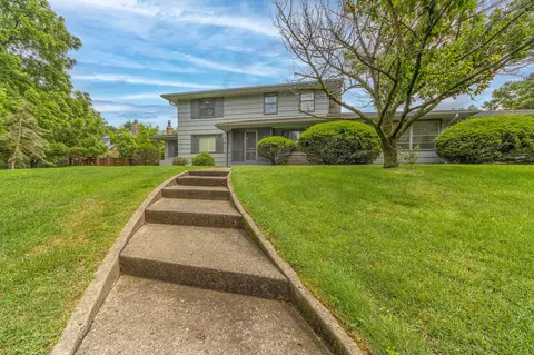 2433 Alta Vista Ave, Kalamazoo, MI 49008