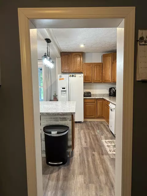 Kitchen - 404 S Hemlock St, Evart, MI 49631 photo 1 of 16