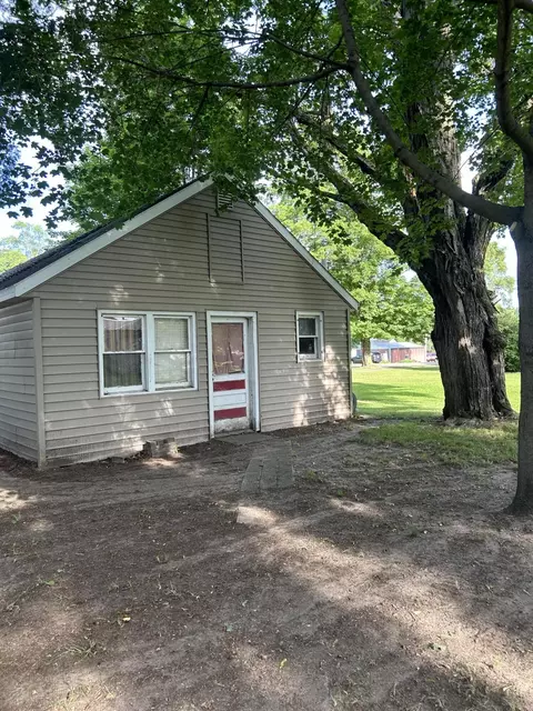 Exterior - 404 S Hemlock St, Evart, MI 49631 photo 11 of 19