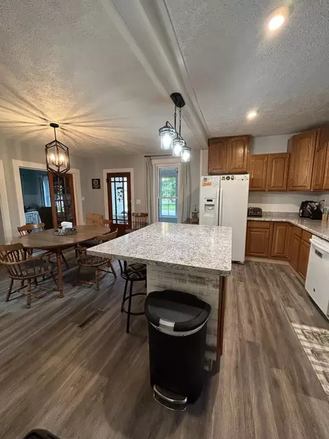 Kitchen - 404 S Hemlock St, Evart, MI 49631 photo 2 of 16