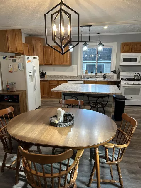 Kitchen - 404 S Hemlock St, Evart, MI 49631 photo 16 of 16