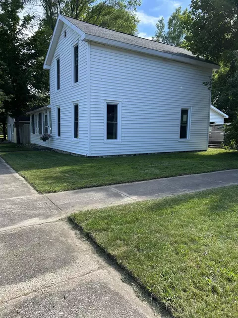 Exterior - 404 S Hemlock St, Evart, MI 49631 photo 1 of 19