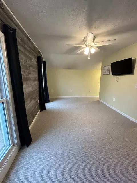 Bedroom - 404 S Hemlock St, Evart, MI 49631 photo 6 of 12