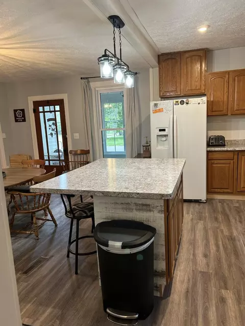 Kitchen - 404 S Hemlock St, Evart, MI 49631 photo 11 of 16