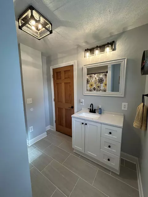 Bath - 404 S Hemlock St, Evart, MI 49631 photo 1 of 10