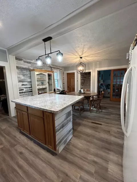 Kitchen - 404 S Hemlock St, Evart, MI 49631 photo 13 of 16
