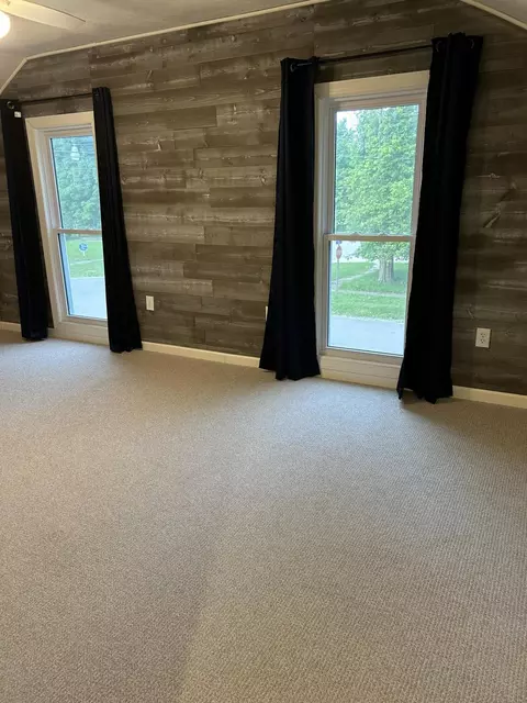 Bedroom - 404 S Hemlock St, Evart, MI 49631 photo 9 of 12