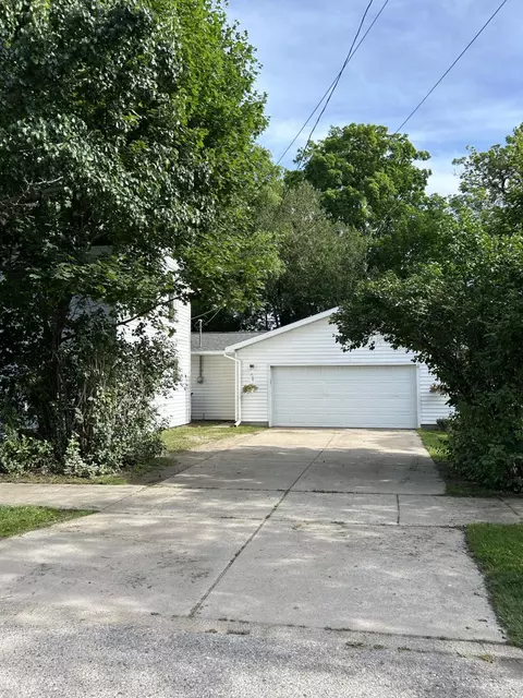 Exterior - 404 S Hemlock St, Evart, MI 49631 photo 4 of 19