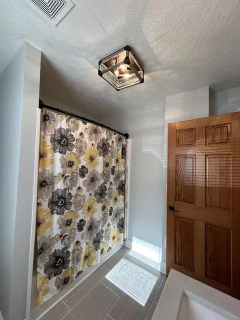 Bath - 404 S Hemlock St, Evart, MI 49631 photo 4 of 10