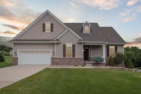 5351 Marshland Ct, Whitmore Lake, MI 48189